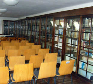 Die rechte Seite der Bibliothek