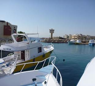 Um 8Uhr ging es los zur Insel und schnorcheln