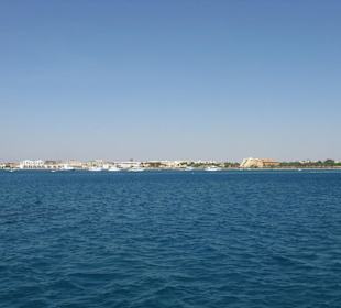 Blick auf Hotels und andere Gebäude