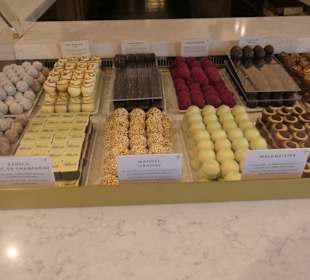 Rausch - Verkaufsraum im Erdgeschoss