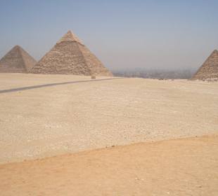 Pyramiden von Gizeh bei Kairo