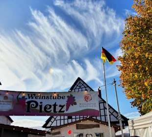 Cafè und Kuchenstände