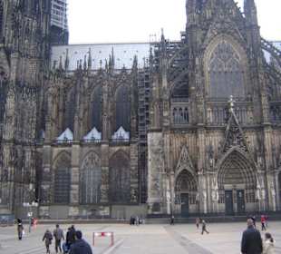 Die Portale d. südlichen Querhausfassade