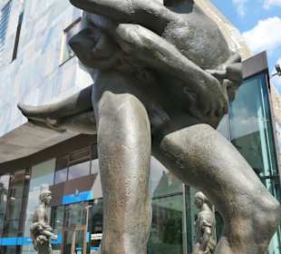 Plastik Raub der Sabinerinnen am Breiten Weg