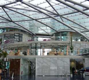 Restaurationsbereich im Hangar-7