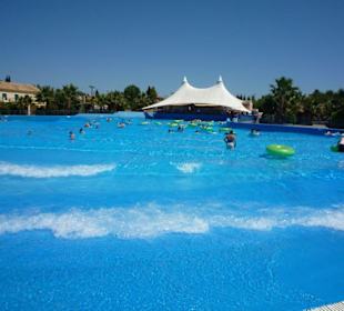 Wavepool mit Wellen