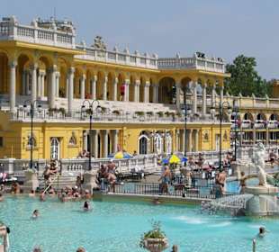 Innenansicht des Thermalbads