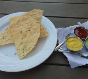 Beim Abendessen im Außenbereich vom Taj Mahal