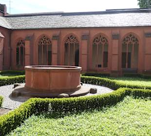 Im Kreuzgang von St. Stephan in Mainz