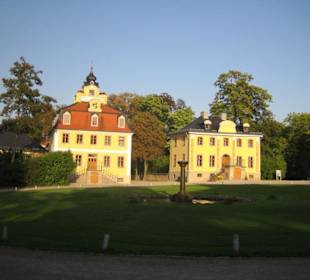 Die Seitengebäude vom Schloss Belvedere