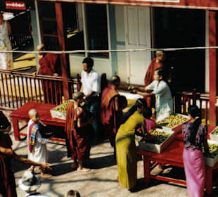 Speisung der Mönche