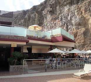 Snackbar oberer Pool mit FKK Bereich darüber