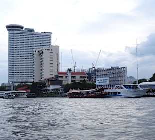 Mit dem Hop and Hop Boot Bangkok entdecken