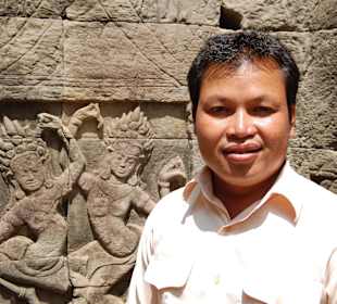 Tourguide Yan Phon