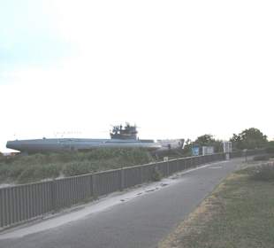 Die Strandpromenade mit U-Boot