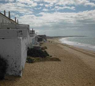Weitläufiger Strand in Armacao