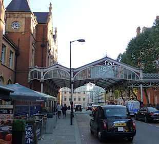 Bahnhof mit Sports-Bar