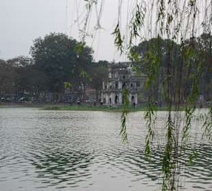 Vue sur le lac Ho Hoan Kiem