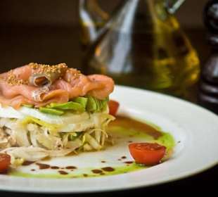 Salmon Salat / Ensalada de salmón 