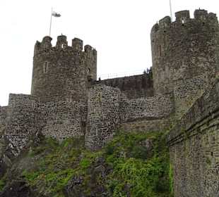 Auf der Stadtmauer von Conwy.