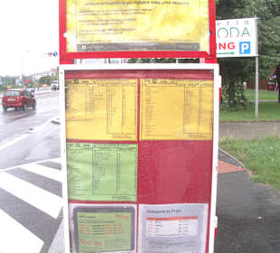 Direkt vor der Tür fahren die Busse 101.175 & 181