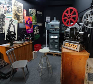 In der Abteilung für Kinogeschichte im Filmmuseum