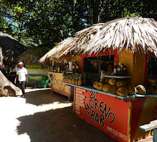 Verkaufsstand am öffentlichen "Bacardi-Strand"