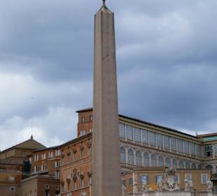 Der Obelisk auf dem Petersplatz