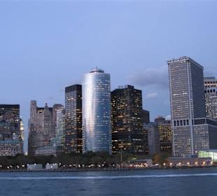 Skyline bei Dämmerung