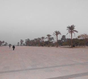 Platz vor Tempelanlage