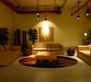 Loungebereich in der Tiefgarage