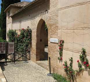 Eingang zum Sommerpalast im Generalife