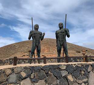 Bronzestatuen von Ayose und Guize