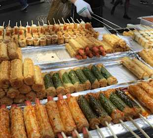 Myeongdong (Shopping- & Foodmeile)