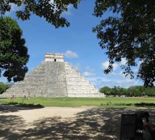 Spaziergang auf dem Ruinengelände