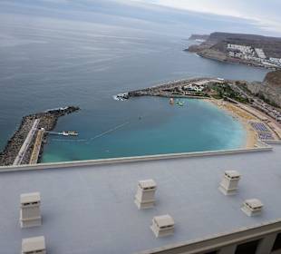 Blick von oben auf die Bucht