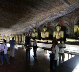 Figuren  im Höhlentempel