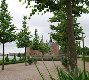 Schloss im Hintergrund