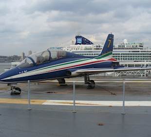 Auf der USS Intrepid