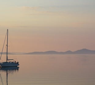 Bojen Baroni bei Abenddämmerung