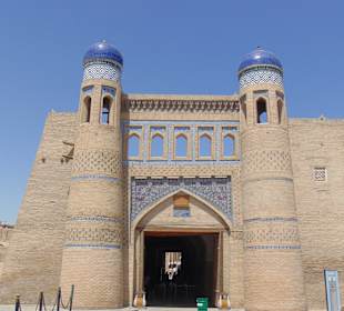 Polvon Darvoza Tor/ East Gate in Chiwa