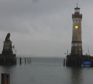 Der Hafen von Lindau mit markanter Hafeneinfahrt