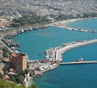 Pohled z hradu na přístav