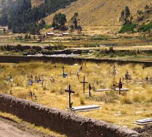 Friedhof irgendwo auf dem Weg nach La Raya