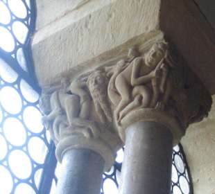 Säulenverzierung in der Kirche von der Wartburg.