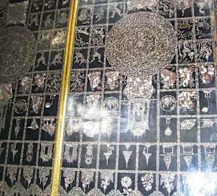 I piedi enormi del Bhudda coricato