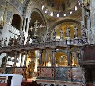 Blick auf den Altarraum