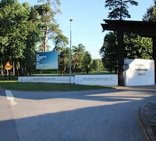 Einfahrt zur Hotelanlage (Ferien Resort)