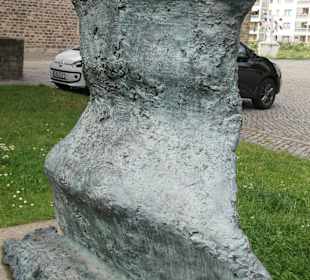 Unterwegs im Skulpturenpark von Magdeburg