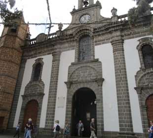  Basílica Nuestra Señora del Pino